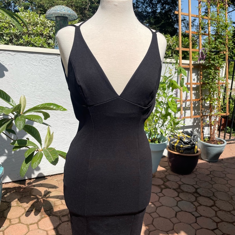 Lulu's Black Bodycon Cocktail Dress with Plunge Neckline | Size: Medium